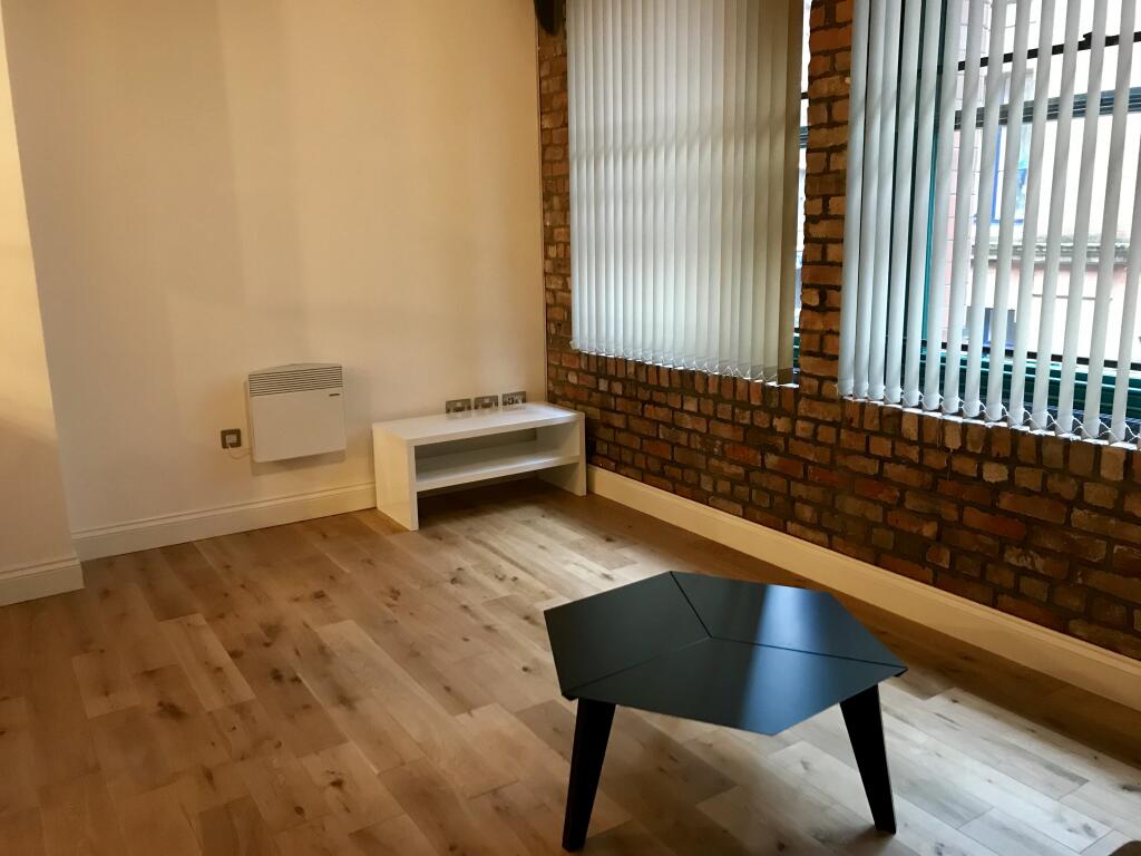 Apartment in Manchester, Civic Quarter, City Centre - View 2