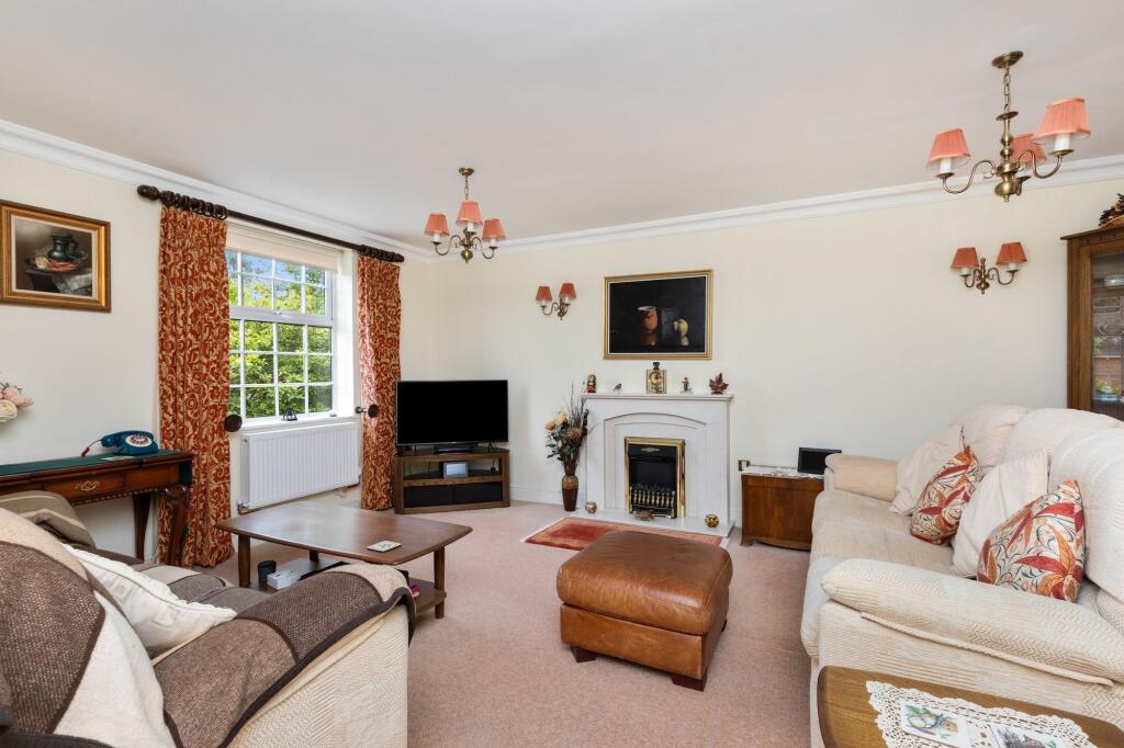 Potters Place, Horsham, RH12 - View 3