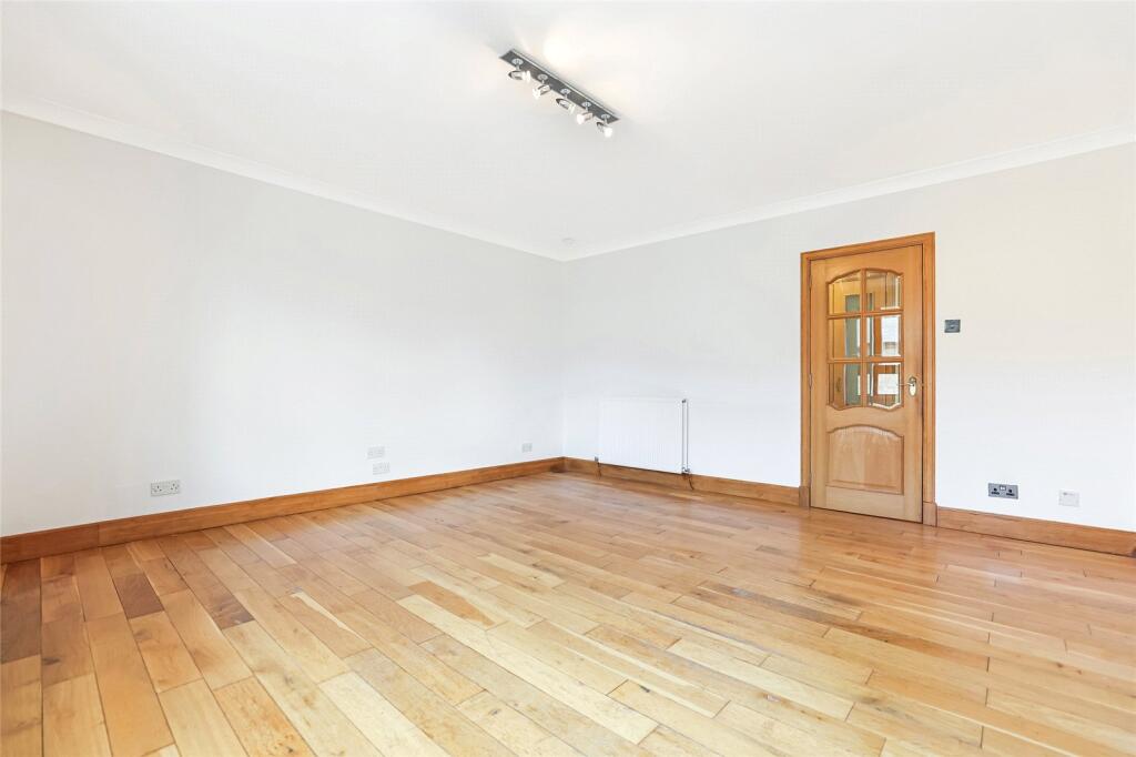 Apartment in Dundee, Stobswell - More