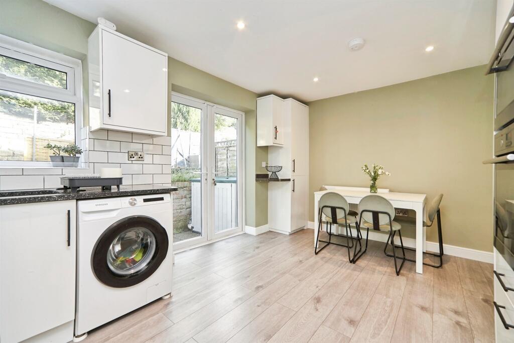 House in Leeds, West Yorkshire - View 5