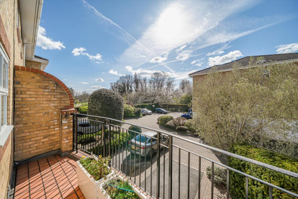 House in London, Royal Borough of Kingston upon Thames - View 5