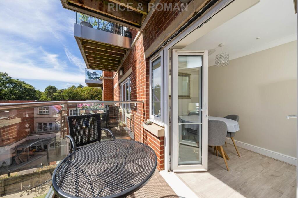 Apartment in Slough - View 3