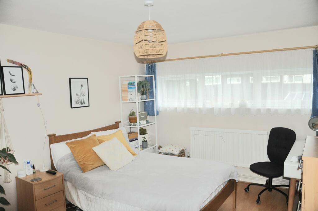 House in London - View 3