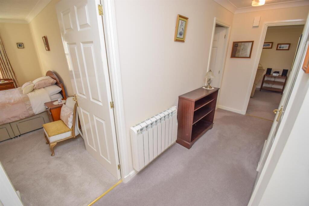 Flat 62, Clachnaharry Court, Inverness photo 3