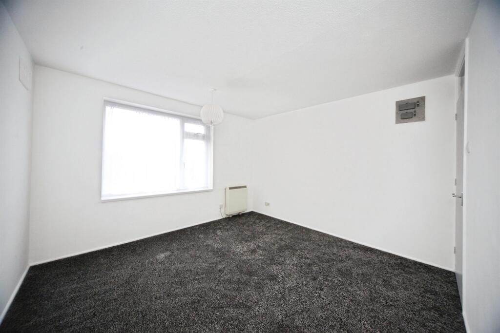 Telscombe Way, Luton photo 4