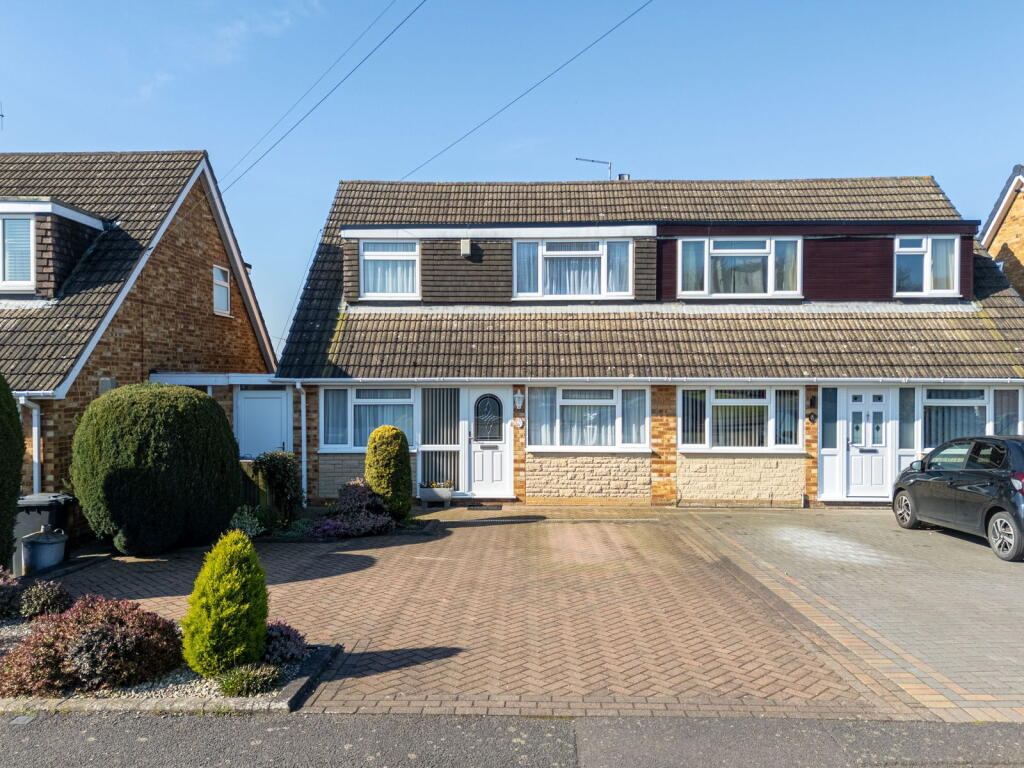 Main image of property: Fitzwilliam Drive, Barton Seagrave NN15 6RG