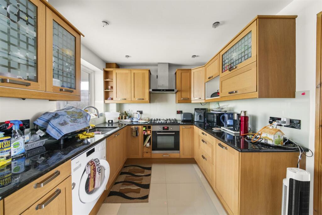 Paddington Close, Hayes photo 3