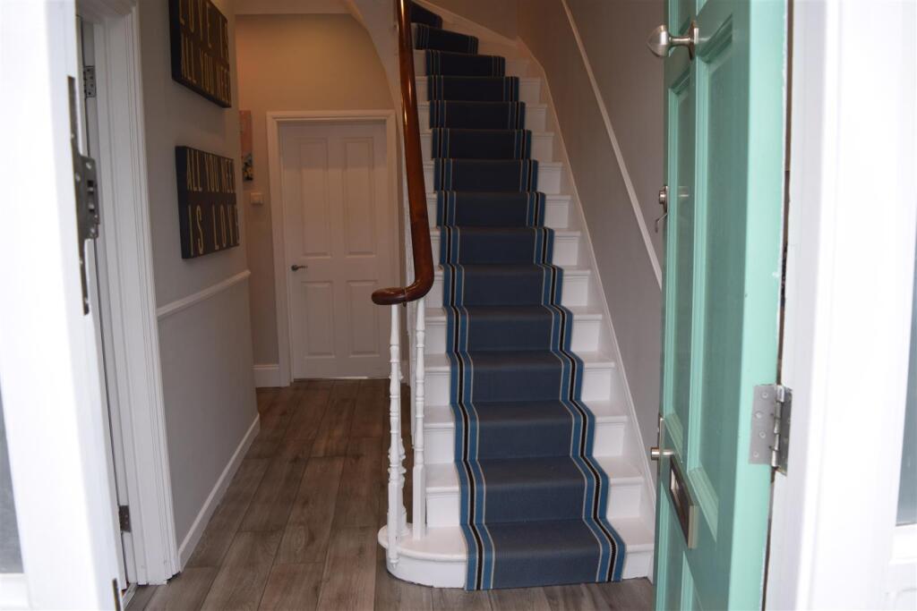House in London, Grove Park - More