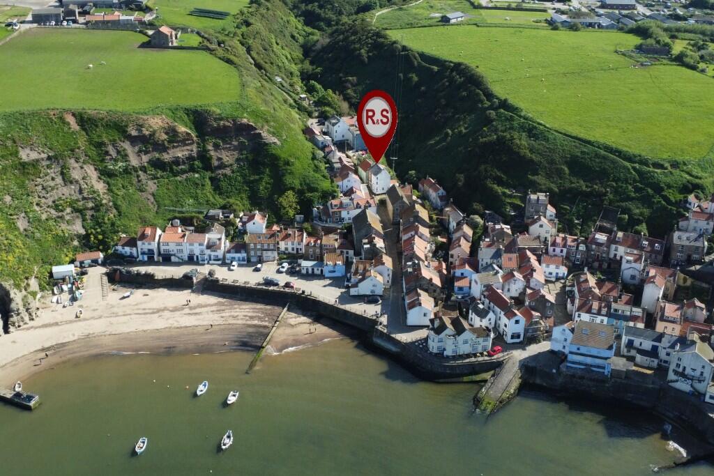 Holme Crest, Church Street, Staithes, TS13 5DB photo 3