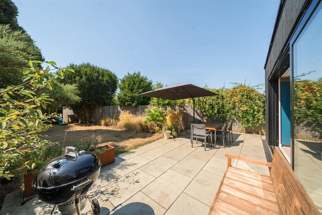 House in Waverley, Godalming - View 4