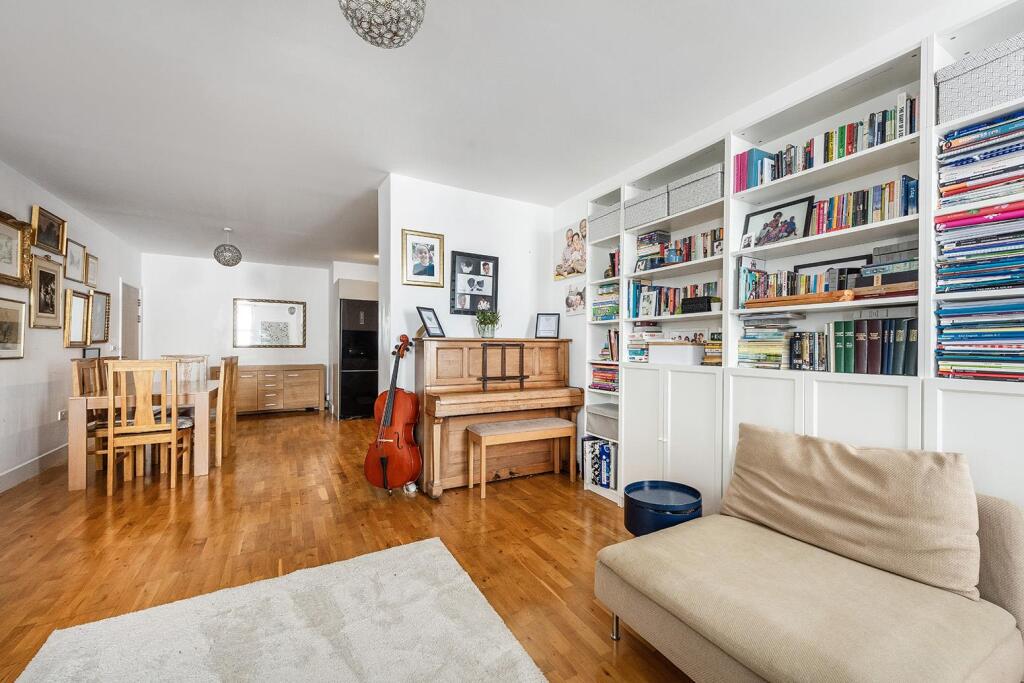 Apartment in Tunbridge Wells, Kent - View 5