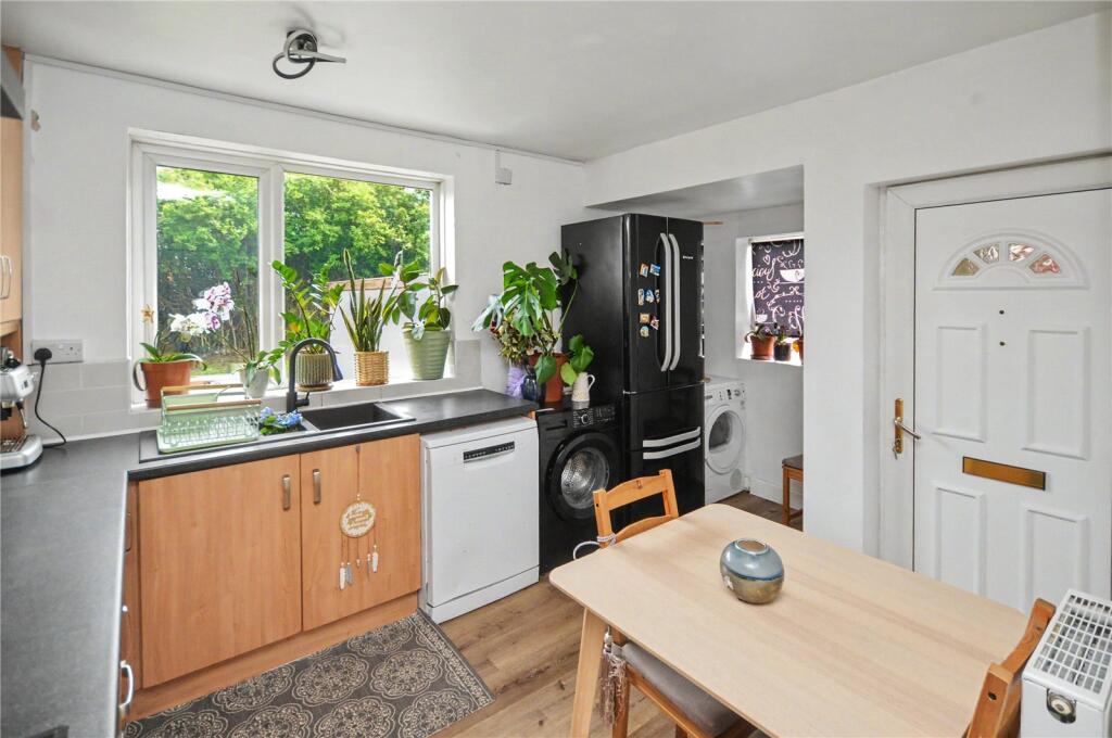 House in Leeds, Robin Hood - View 4