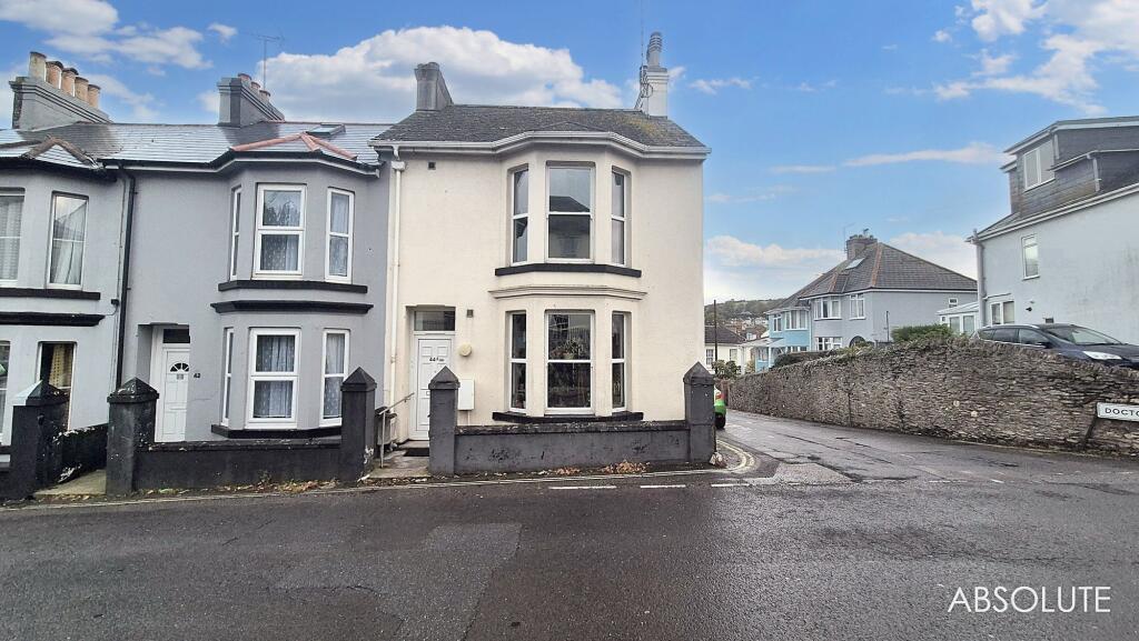 3-bed flat on Burton Street, Brixham, TQ5, £130,000