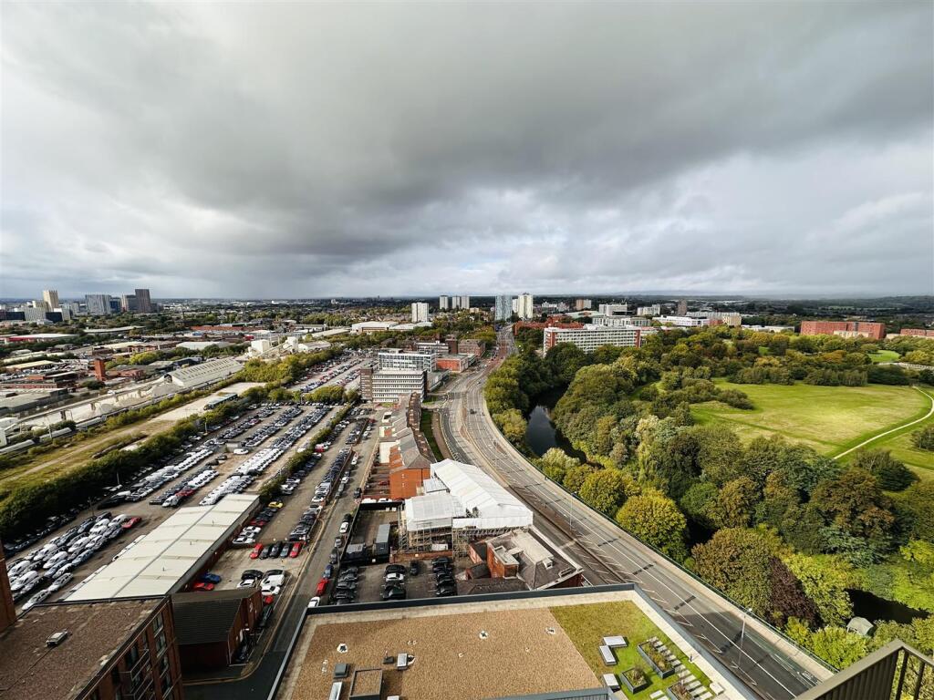 Apartment in Manchester - View 4