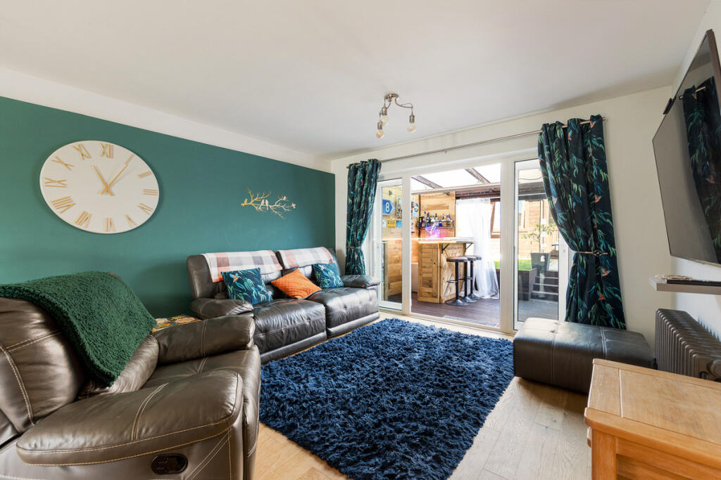 Hillcroft, Loughton, IG10 photo 3