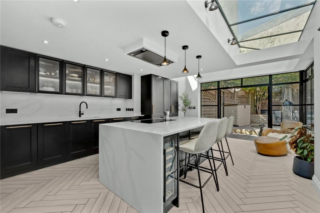 Giggs Hill Villas, Portsmouth Road, Thames Ditton, KT7 - View 2