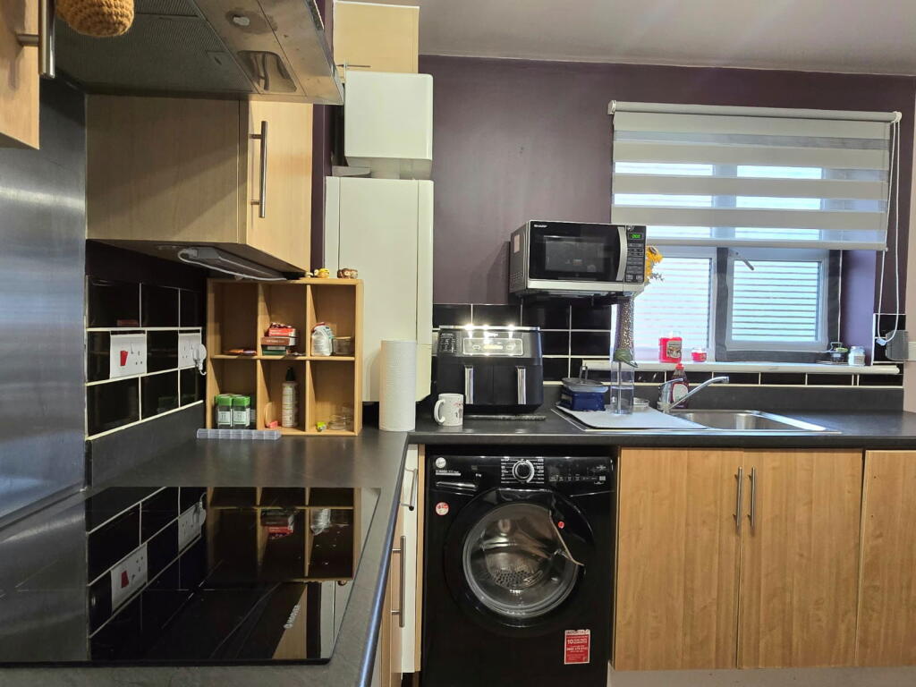 Apartment in Northampton, Duston - View 3