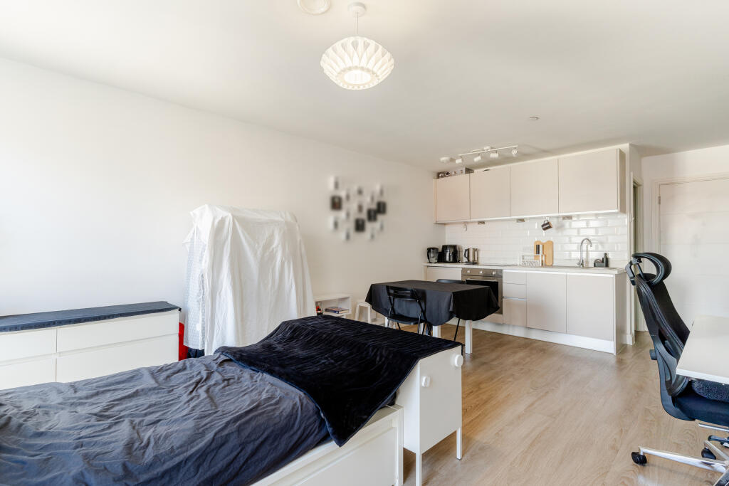 Apartment in Bristol - More