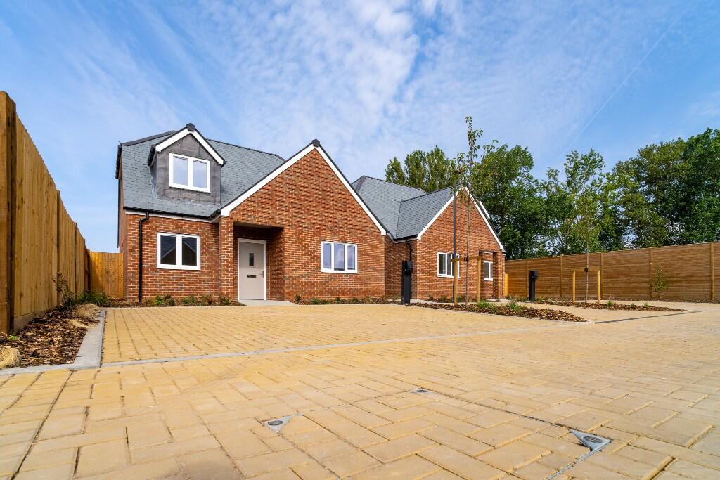 Main image of property: Fitzalan Road,
Littlehampton,
BN17 6FE
