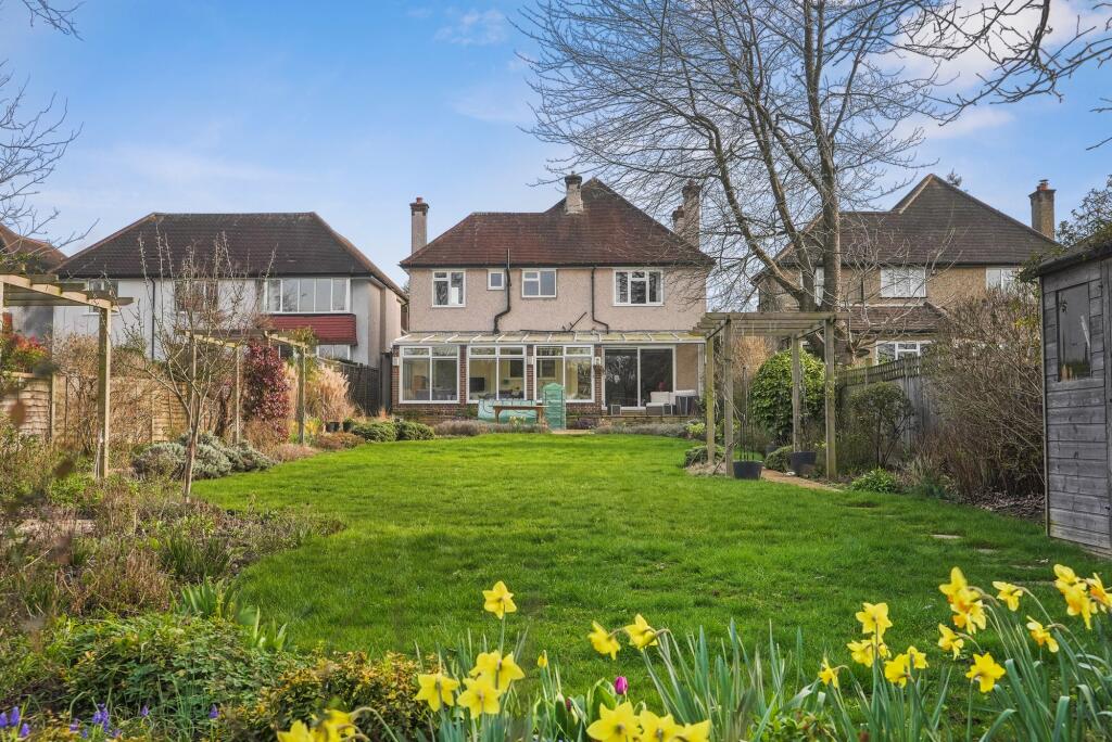 House in Sutton - View 3