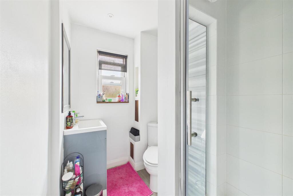Wellington Terrace, Clifton - More