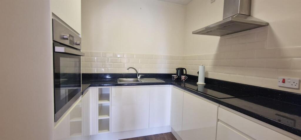 26, All Saints Court photo 2