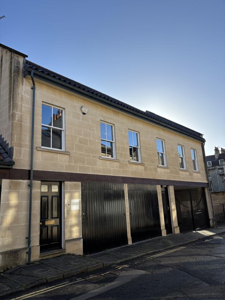 Main image of property: 74 Circus Mews, Bath, Bath And North East Somerset, BA1 2PW
