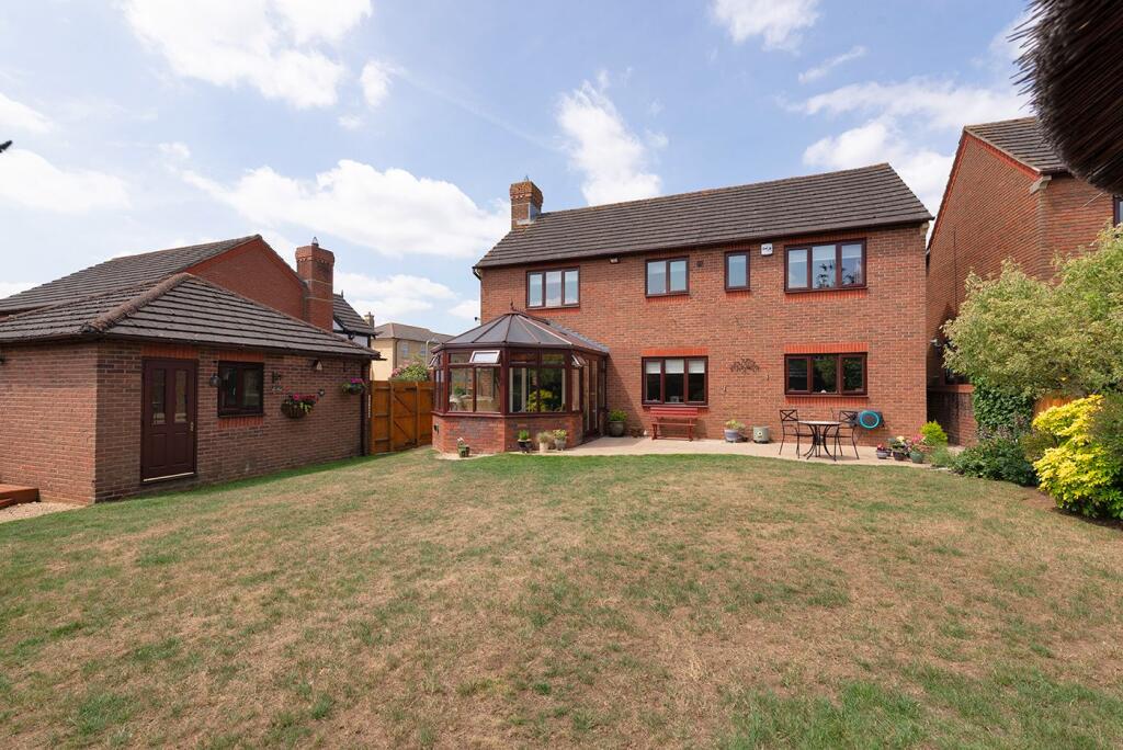 Main image of property: Garner Drive, East Malling, West Malling, ME19 6NF