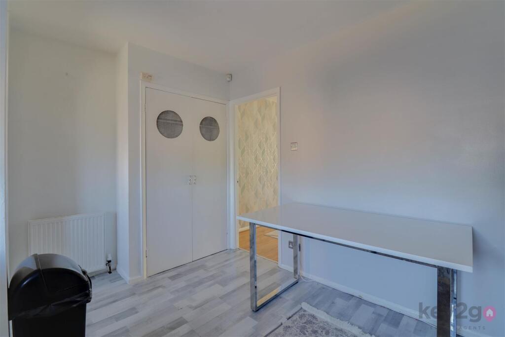 House in Sheffield, Waterthorpe - View 5