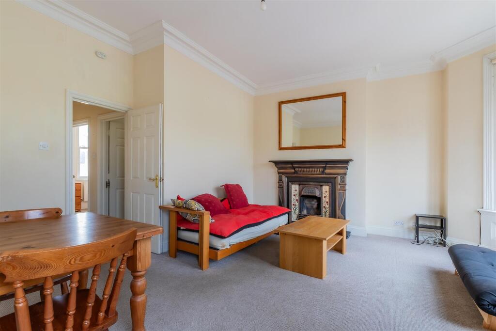 Ninian Rd, Roath, Cardiff – pohled 5