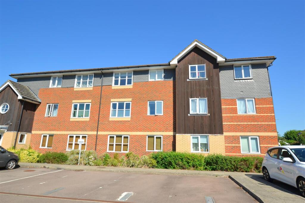 Wenham Place, Hatfield, Hatfield