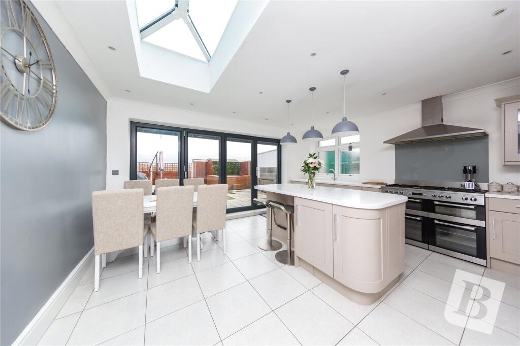Main image of property: Lakeside, Rainham, RM13