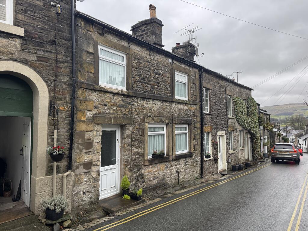 Main image of property: 31 Mitchelgate, Kirkby Lonsdale, Kirkby Lonsdale, Cumbria LA6 2BE