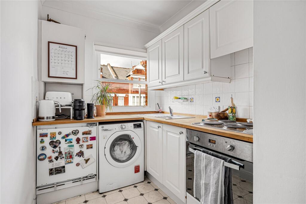 Apartment in London - View 5