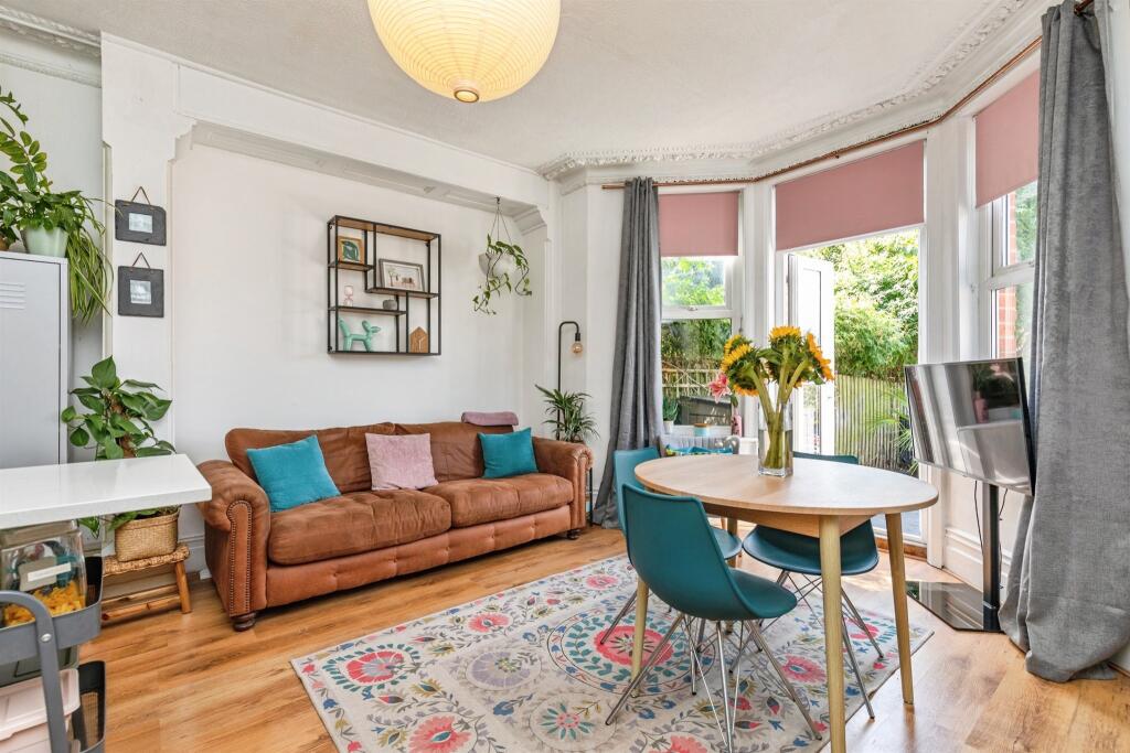 Apartment in Hastings, East Sussex - More