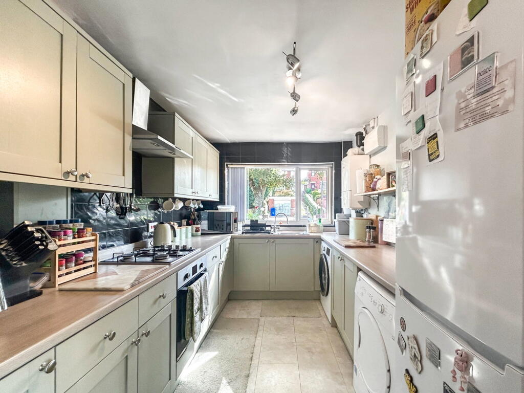 House in Stoke-on-Trent - View 4