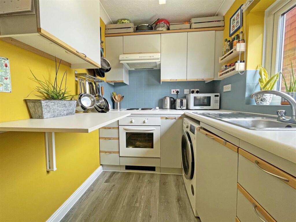 Apartment in Chelmsford, Chelmer Village, Chelmer - View 5