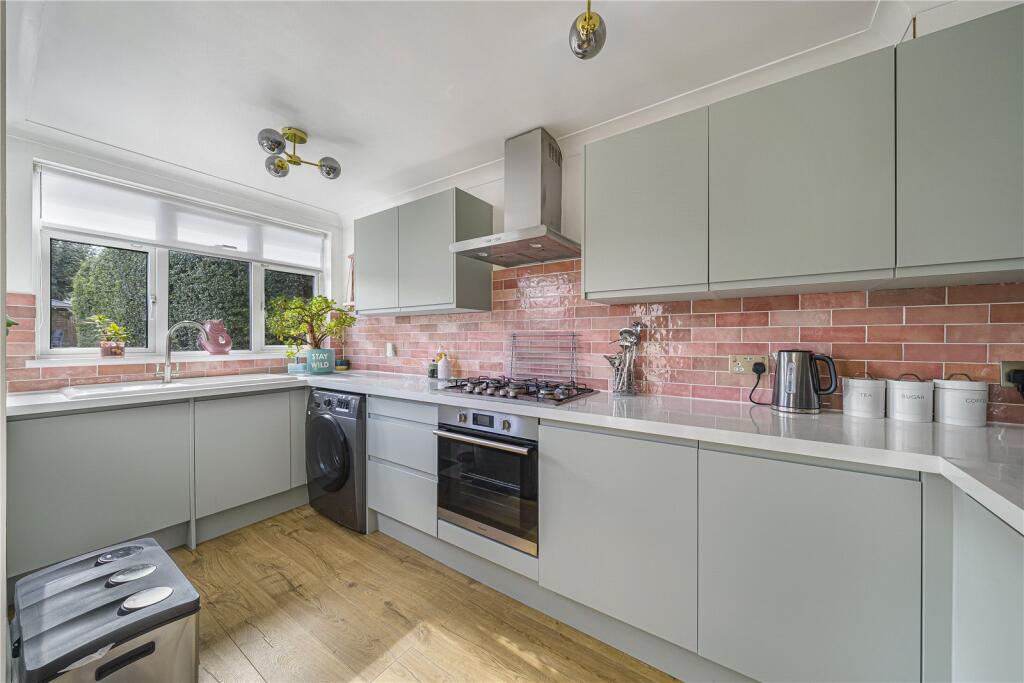 House in Gillingham, Twydall - View 4