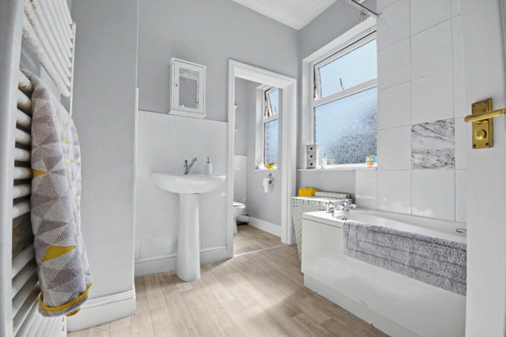 House in Nottingham - View 4