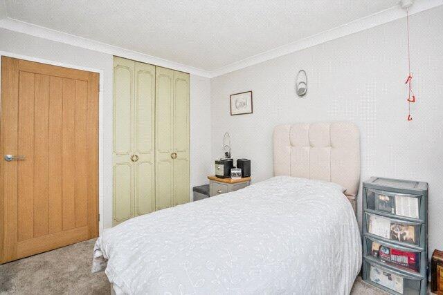Hulbert Road, Waterlooville, Hampshire, PO7 - View 3