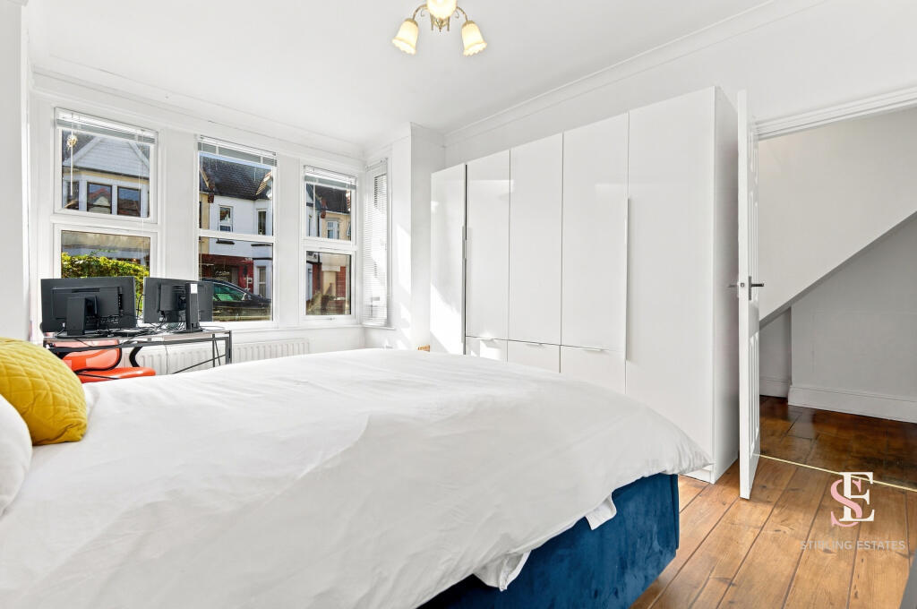 Apartment in Southend-on-Sea - More