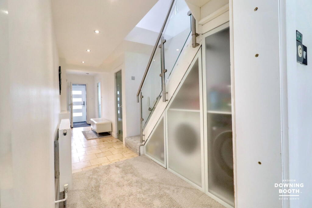 House in Lichfield, Shenstone - View 2