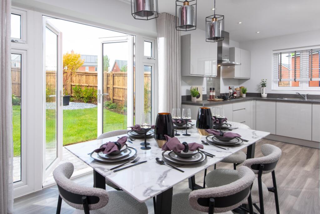 House in Warwick, Whitnash - View 5