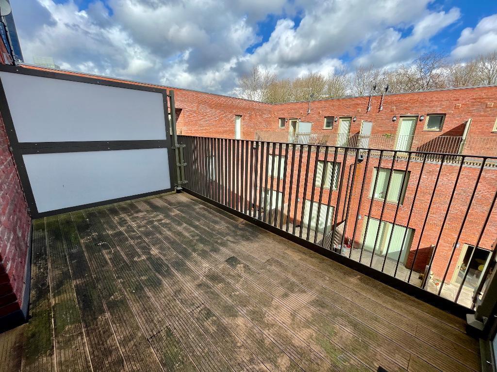 3 bedroom mews property for rent