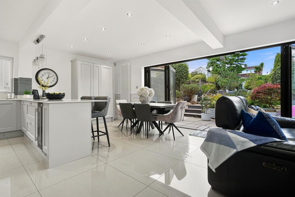 House in Cardiff, Llanishen - View 2