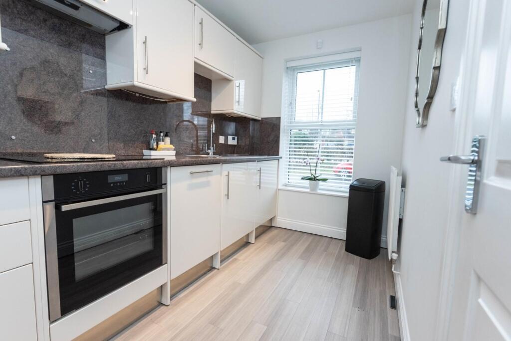 House in Sutton Coldfield, Roughley - View 4