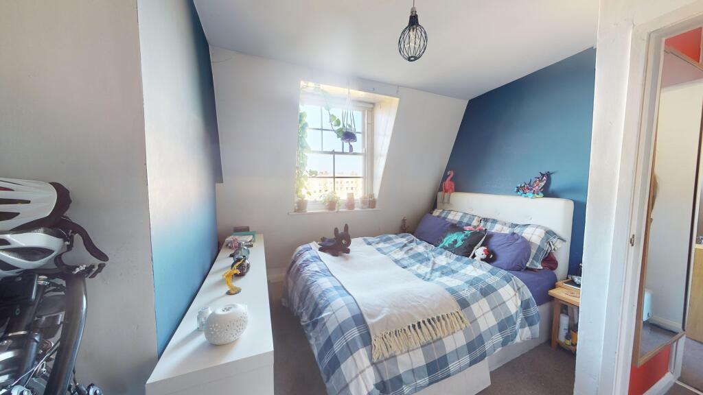 Apartment in Hove, Brunswick - View 4