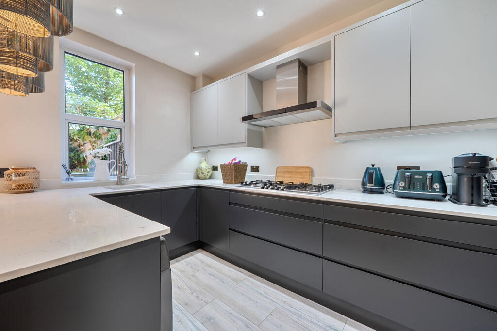 Apartment in London - View 2