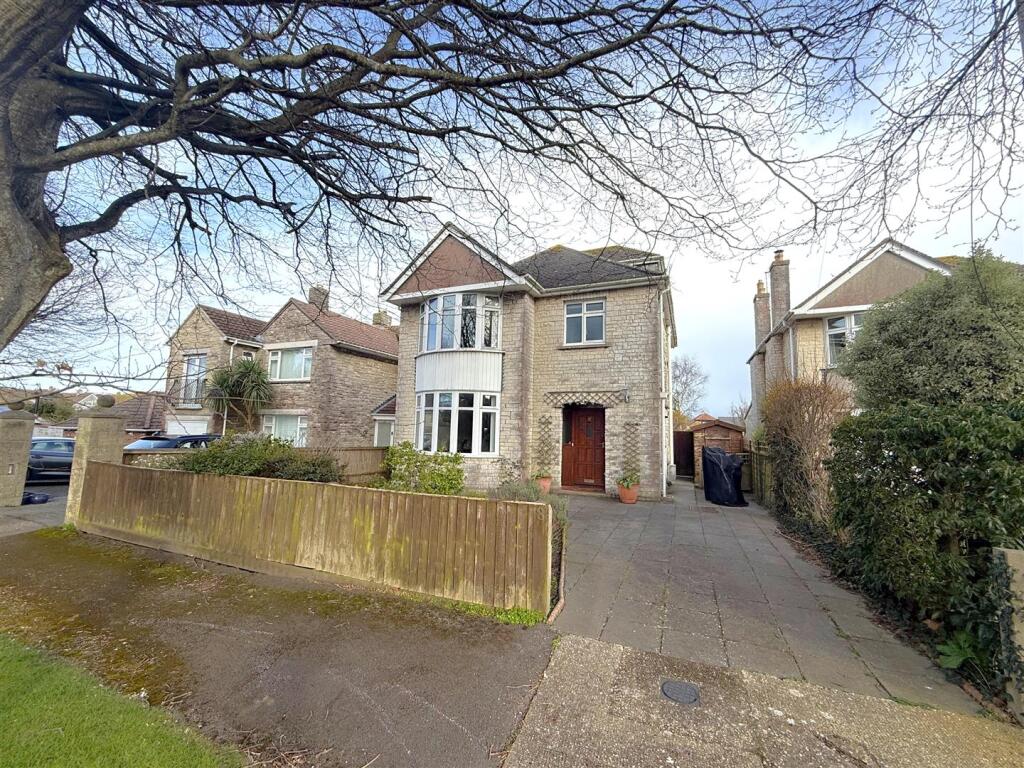 4-bed detached on Stirling Road, Redlands, £475,000