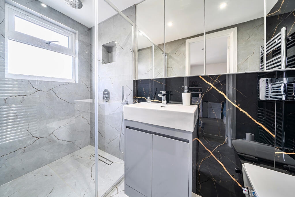 House in Harrow - View 4